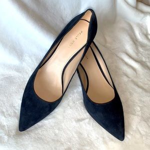 Pelle Moda Deja Low Pointy Pump. Navy Suede. 11M